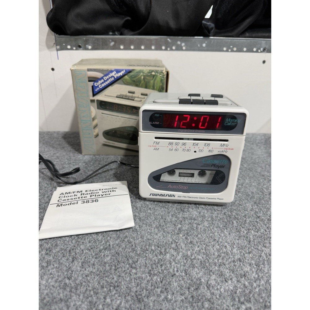 Vintage Soundesign CUBE Radio Alarm Clock Cassette Player Collectible RARE